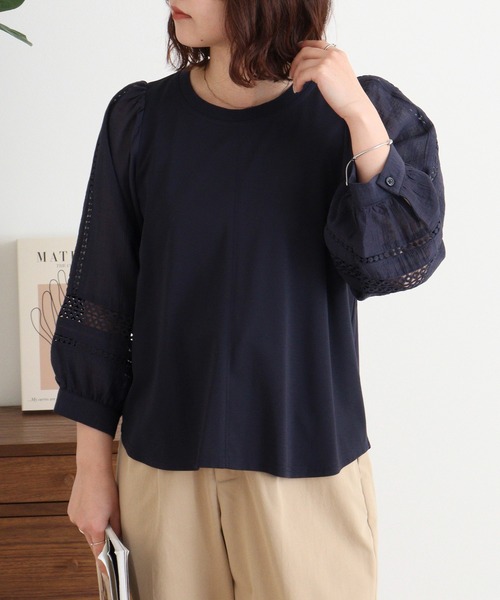 EGLANTINE(エグランティーヌ)の「EGLANTINE 袖レース 素材切り替え 長袖カットソー(Tシャツ/カットソー・レディース・ネイビー/ベージュ/オフホワイト・40)」の13枚目の写真