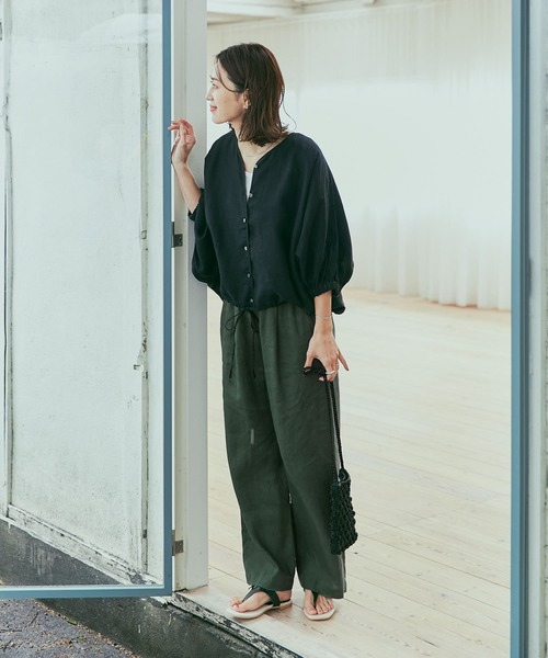 URBAN RESEARCH DOORS（アーバンリサーチドアーズ）の「リネンイージーパンツ（その他パンツ・レディース・ブラック/ナチュラル/キャメル/グリーン・SMALL/MEDIUM）」の14枚目の写真