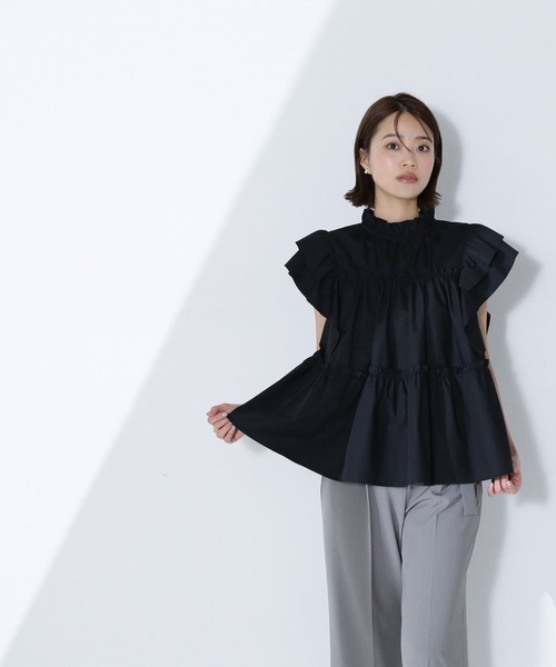 NATURAL BEAUTY BASIC（ナチュラルビューティーベーシック）の「◇フリルティアードブラウス（シャツ/ブラウス・レディース・ブラック/オフホワイト/ブルー・SMALL/MEDIUM）」の16枚目の写真
