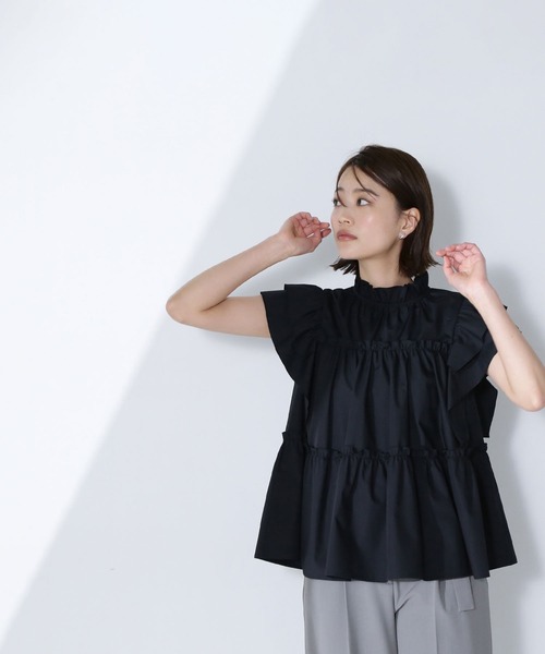 NATURAL BEAUTY BASIC（ナチュラルビューティーベーシック）の「◇フリルティアードブラウス（シャツ/ブラウス・レディース・ブラック/オフホワイト/ブルー・SMALL/MEDIUM）」の18枚目の写真