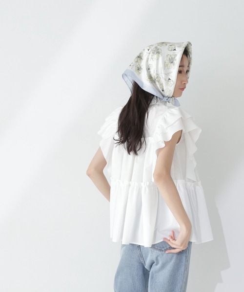 NATURAL BEAUTY BASIC（ナチュラルビューティーベーシック）の「◇フリルティアードブラウス（シャツ/ブラウス・レディース・ブラック/オフホワイト/ブルー・SMALL/MEDIUM）」の9枚目の写真