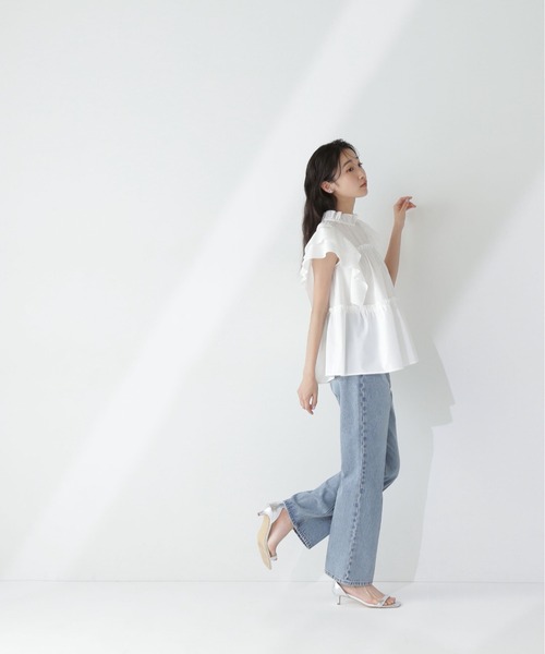 NATURAL BEAUTY BASIC（ナチュラルビューティーベーシック）の「◇フリルティアードブラウス（シャツ/ブラウス・レディース・ブラック/オフホワイト/ブルー・SMALL/MEDIUM）」の10枚目の写真