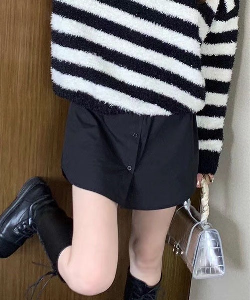 VIBGYOR Women(ヴィブジョー ウィメン)の「【urge select】フロントボタンデザイン カットソー生地 レイヤードシャツ/つけ裾(その他トップス・レディース・ブラック/ホワイト・FREE)」の2枚目の写真