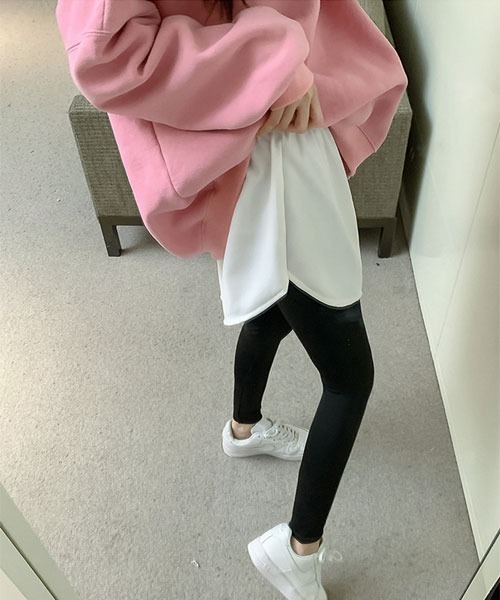 VIBGYOR Women(ヴィブジョー ウィメン)の「【urge select】フロントボタンデザイン カットソー生地 レイヤードシャツ/つけ裾(その他トップス・レディース・ブラック/ホワイト・FREE)」の4枚目の写真