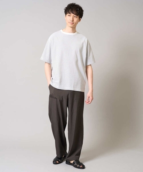 a.v.v（アーヴェヴェ）の「【接触冷感】細ボーダーセミワイドシルエットカットソー（Tシャツ/カットソー・メンズ・ブラック/ホワイト・48/46）」の4枚目の写真