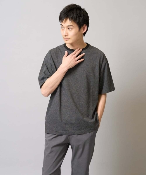 a.v.v（アーヴェヴェ）の「【接触冷感】細ボーダーセミワイドシルエットカットソー（Tシャツ/カットソー・メンズ・ブラック/ホワイト・48/46）」の21枚目の写真