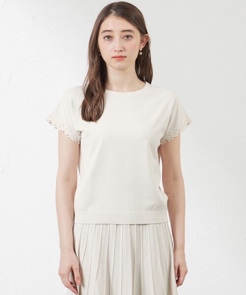 amaca(アマカ)の「ライトレーヨンストレッチレース付プルオーバー(ニット/セーター・レディース・ベージュ/ダークネイビー/ブルー系その他4・38)」の1枚目の写真