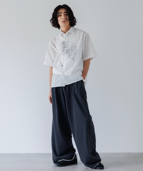 SINSS（シンス）の「Graphic shirt / グラフィックシャツ（シャツ/ブラウス・メンズ・ブラック/ホワイト・LARGE/MEDIUM/SMALL）」の4枚目の写真