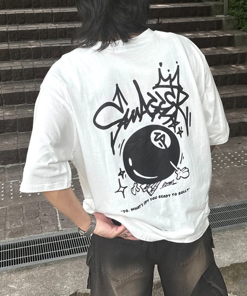 ILL'S(イルズ)の「ビリヤードバックプリント ビッグシルエット カジュアルストリート 半袖Tシャツ カットソー ユニセックス(Tシャツ/カットソー・メンズ・ブラック/ホワイト/ブラック系その他2/ホワイト系その他2/ブラック系その他/ホワイト系その他・M/L)」の2枚目の写真
