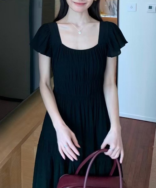 Lace Ladies(レースレディース)の「スクエアネック フレア袖 シャーリング ティアード ロング ワンピース(ワンピース・レディース・ベージュ/ブラック/アイボリー・FREE)」の6枚目の写真