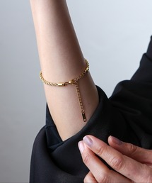 VitaFelice（ヴィータフェリーチェ）の「ねじれチェーンブレスレット（ブレスレット）」