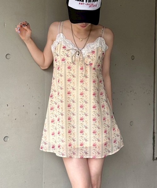 セール】レーストリムフラワーパターンミニワンピース