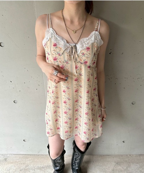 セール】レーストリムフラワーパターンミニワンピース