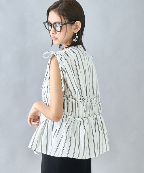 Settimissimo(セッティミッシモ)の「ストライプ ギャザー デザイン ノースリーブ ブラウス(シャツ/ブラウス・レディース・ブルー/オフホワイト・FREE)」の4枚目の写真