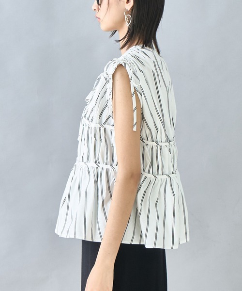 Settimissimo(セッティミッシモ)の「ストライプ ギャザー デザイン ノースリーブ ブラウス(シャツ/ブラウス・レディース・ブルー/オフホワイト・FREE)」の11枚目の写真