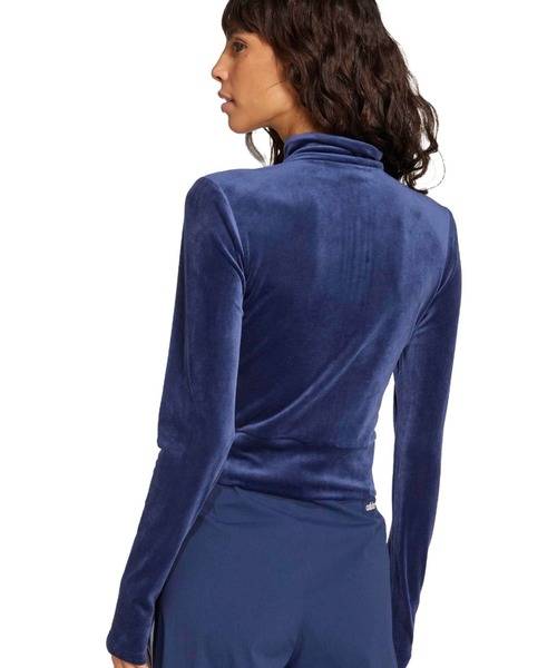 adidas(アディダス)の「adidas Essentials Velvet Fitted Track Top / アディダス エッセンシャルズ ベルベット フィッティド トラックトップ(ジャージ・レディース・インディゴブルー・L/M/S)」の4枚目の写真