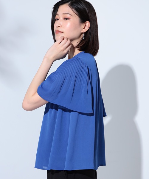 GALLORIA(ギャローリア)の「プリーツスリーブブラウス(シャツ/ブラウス・レディース・ネイビー/ライトベージュ/ロイヤルブルー・M/L/LL/S)」の12枚目の写真