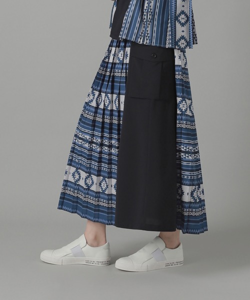 ZUCCa(ズッカ)の「エスニックプリント / スカート / S(スカート・レディース・ブラック/ブルー・M size)」の4枚目の写真