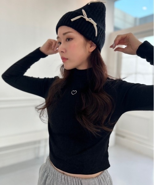 ipugo(イプゴ)の「ipugo/イプゴ ワンポイントハート刺繍モックネックトップス(Tシャツ/カットソー・レディース・ホワイト/ブラック・FREE)」の20枚目の写真