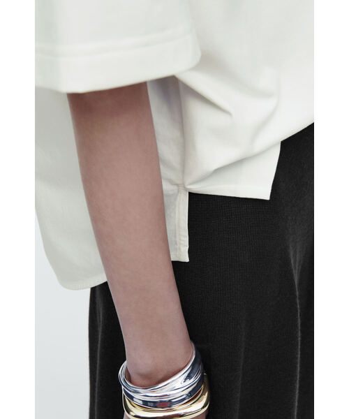 COS（コス）の「コントラストパネルTシャツ（Tシャツ/カットソー・レディース・ライトブルー/オフホワイト・M/S/XS/L）」の10枚目の写真