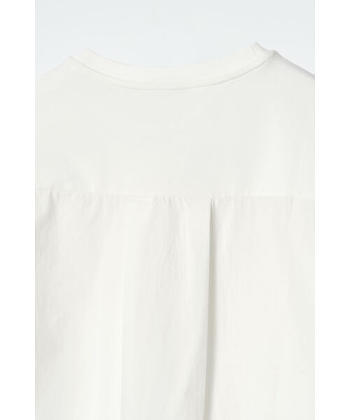 COS（コス）の「コントラストパネルTシャツ（Tシャツ/カットソー・レディース・ライトブルー/オフホワイト・M/S/XS/L）」の14枚目の写真