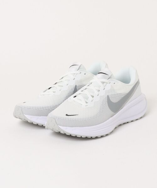 NIKE(ナイキ)の「《NIKE》REVOLUTION 8(スニーカー・メンズ・ブラック×ホワイト/ホワイト/ブラック×ブラック/ホワイト×レッド/グリーン/ホワイト×ブラック/グリーン系その他/ブルー/グレー系その他/ホワイト系その他/グリーン系その他2/ホワイト系その他2/ホワイト系その他3/ネイビー/ホワイト×シルバー・25.0cm/25.5cm/26.0cm/26.5cm/27.0cm/27.5cm/28.0cm/29.0cm/28.5cm)」の5枚目の写真