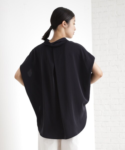 THE SHOP TK (ザ ショップ ティーケー )の「コットンライクブラウス【接触冷感/洗濯機OK/UV/セットアップ可】(シャツ/ブラウス・レディース・ベージュ/ネイビー/アイボリー・12/13)」の9枚目の写真