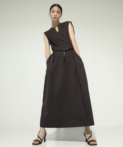 CINOH(チノ)の「【CINOH/チノ】《STUDIOUS別注》SIDE LINE DRESS/サイドラインドレス/ノースリーブワンピ(ワンピース・レディース・ダークグレー/ネイビー・36/38)」の2枚目の写真