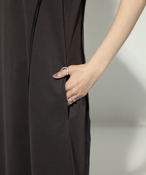 CINOH(チノ)の「【CINOH/チノ】《STUDIOUS別注》SIDE LINE DRESS/サイドラインドレス/ノースリーブワンピ(ワンピース・レディース・ダークグレー/ネイビー・36/38)」の12枚目の写真