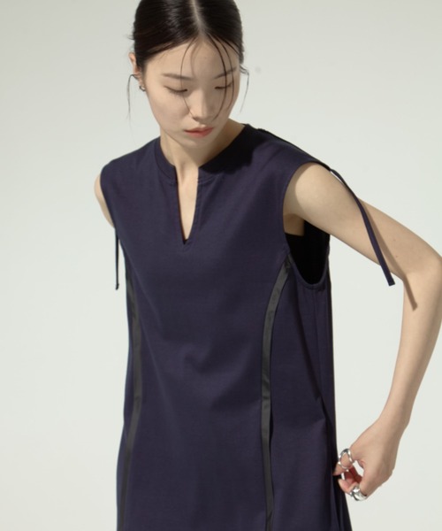CINOH(チノ)の「【CINOH/チノ】《STUDIOUS別注》SIDE LINE DRESS/サイドラインドレス/ノースリーブワンピ(ワンピース・レディース・ダークグレー/ネイビー・36/38)」の19枚目の写真