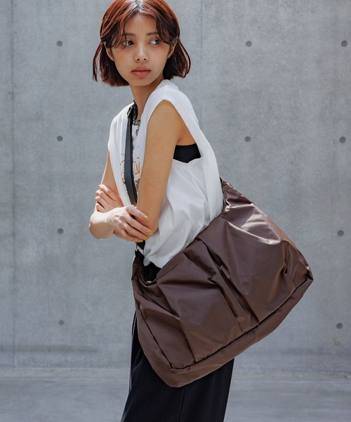 PAGEBOY(ページボーイ)の「タックショルダーBAG(ショルダーバッグ・レディース・パープル/チャコールグレー/ブラック・FREE)」の8枚目の写真