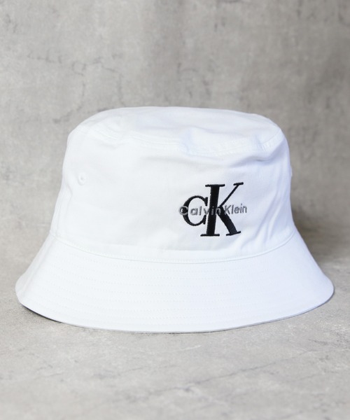 Calvin Klein(カルバン・クライン)の「Calvin Kleinバケットハット(ハット・メンズ・ブラック/ホワイト系その他・FREE)」の1枚目の写真