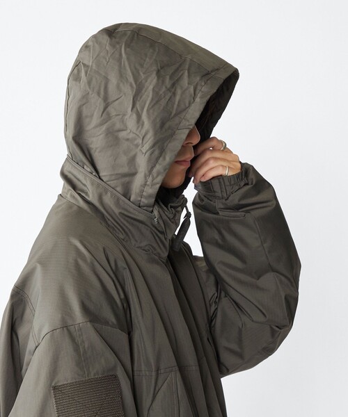 WILD THINGS（ワイルドシングス）の「【SHIPS別注】WILDTHINGS×TAION:  ショート モンスター パーカ（ダウンジャケット/コート・メンズ・ブラック/ダークグレー・SMALL/MEDIUM/LARGE/X-LARGE）」の16枚目の写真