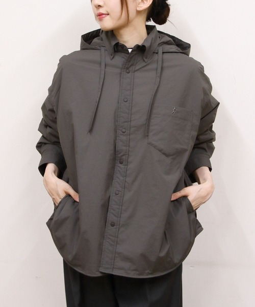 GYMPHLEX（ジムフレックス）の「Gymphlex/ジムフレックス　ボタンダウンフーデッドロングスリーブシャツ　B.D. HOODED LONG SLEEVE SHIRT　GY-B0412 DNT（その他アウター・レディース・チャコールグレー/クリーム・14）」の2枚目の写真