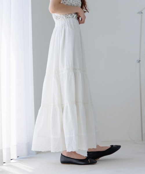 flower(フラワー)の「ブルームコットンスカート(スカート・レディース・ホワイト/ブラウン・FREE)」の4枚目の写真