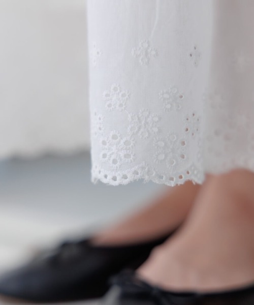 flower(フラワー)の「ブルームコットンスカート(スカート・レディース・ホワイト/ブラウン・FREE)」の13枚目の写真