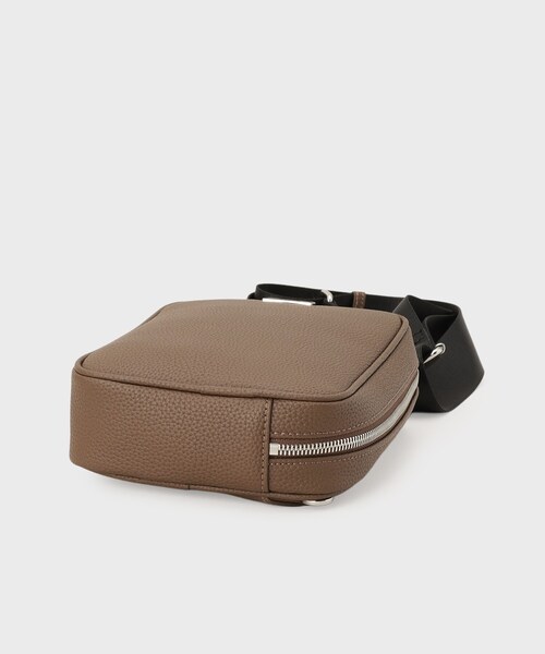 TAKEO KIKUCHI(タケオキクチ)の「マイクロファイバークロスボディバッグ(ボディバッグ/ウエストポーチ・メンズ・ブラウン系その他/ブラック/ベージュ・00)」の7枚目の写真