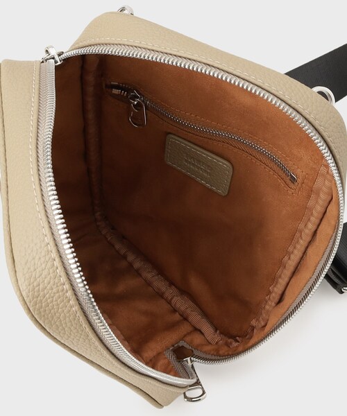 TAKEO KIKUCHI(タケオキクチ)の「マイクロファイバークロスボディバッグ(ボディバッグ/ウエストポーチ・メンズ・ブラウン系その他/ブラック/ベージュ・00)」の9枚目の写真