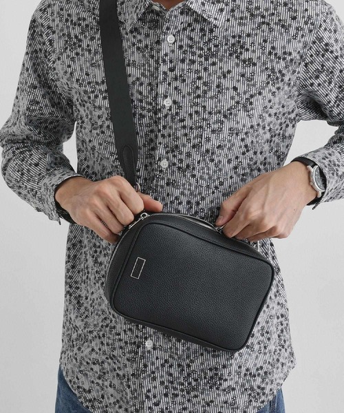 TAKEO KIKUCHI(タケオキクチ)の「マイクロファイバークロスボディバッグ(ボディバッグ/ウエストポーチ・メンズ・ブラウン系その他/ブラック/ベージュ・00)」の16枚目の写真