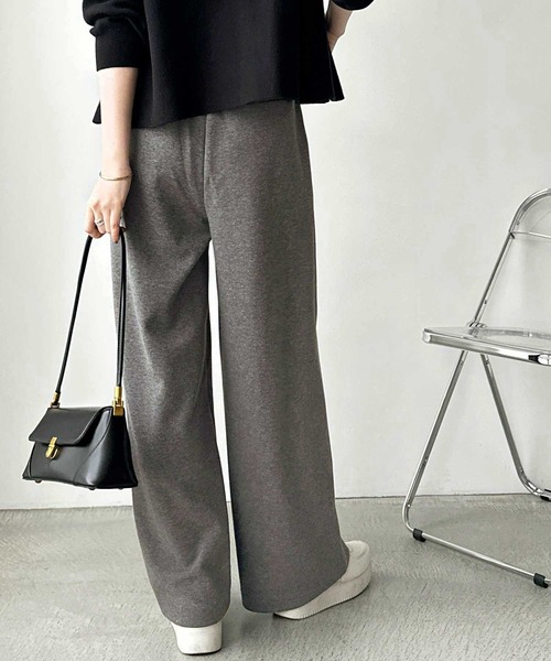GeeRA（ジーラ）の「【S-XLサイズ展開】リラクシーな穿き心地！キレイ見えピンタックワイドパンツ（スウェットパンツ・レディース・チャコール/ブラック・SMALL/MEDIUM/LARGE/X-LARGE）」の10枚目の写真