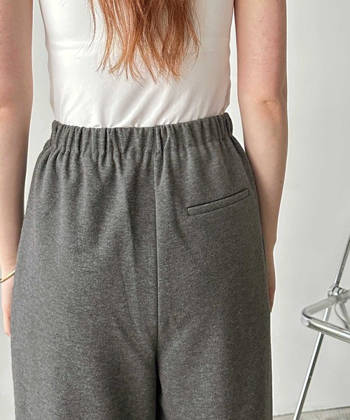 GeeRA（ジーラ）の「【S-XLサイズ展開】リラクシーな穿き心地！キレイ見えピンタックワイドパンツ（スウェットパンツ・レディース・チャコール/ブラック・SMALL/MEDIUM/LARGE/X-LARGE）」の16枚目の写真