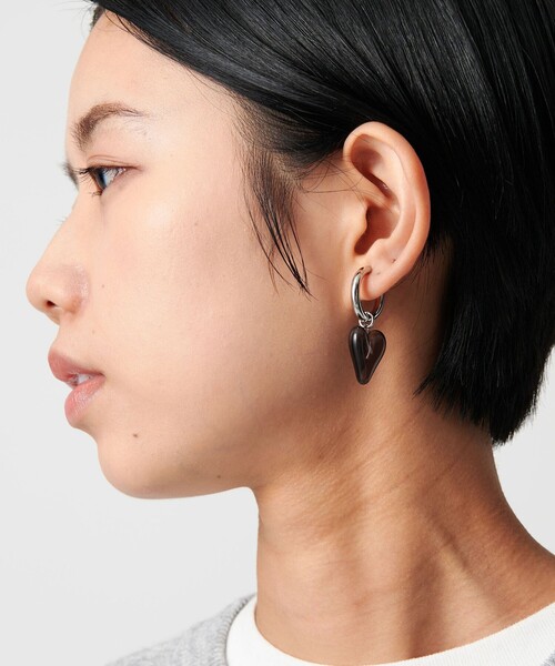 CITEN（シテン）の「＜CITEN＞カラバリクリアハートイヤリング（イヤリング・レディース・ライラック/ブラック/ライトピンク/オレンジ/ケリーグリーン/イエロー/コバルトブルー/レッド/ホワイト・FREE）」の3枚目の写真