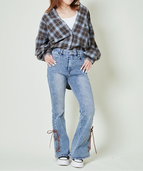 GORGE（ゴージ）の「《スエードリボン×レースアップ》脚長フレアデニム（デニムパンツ・レディース・ブルー系その他/ブラック/ブルー・F）」の6枚目の写真