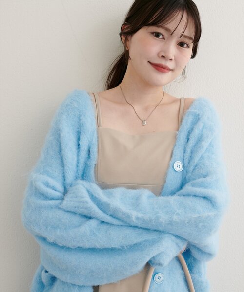 natural couture（ナチュラルクチュール）の「シャギー起毛Vネックニットカーディガン（カーディガン/ボレロ・レディース・サックスブルー/オフホワイト/モカ/ブラウン/ピンク・FREE）」の17枚目の写真