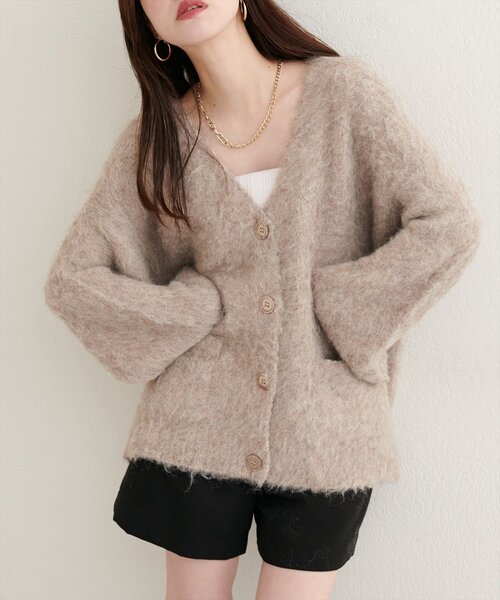 natural couture（ナチュラルクチュール）の「シャギー起毛Vネックニットカーディガン（カーディガン/ボレロ・レディース・サックスブルー/オフホワイト/モカ/ブラウン/ピンク・FREE）」の4枚目の写真