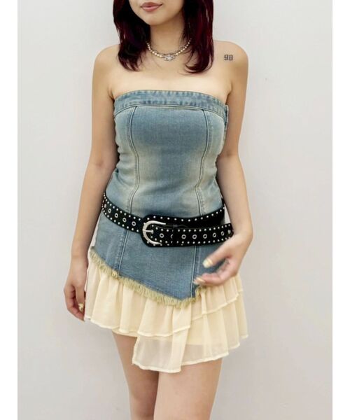 EVRIS（エヴリス）の「フリルドッキングデニムベアミニワンピース（ワンピース・レディース・ライトブルー/インディゴブルー・MEDIUM/SMALL）」の2枚目の写真