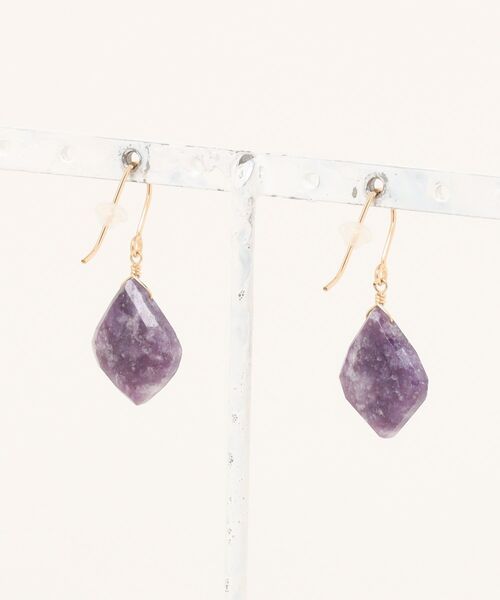 tone(トーン)の「【mastea】14KGF/レピドライトリーフカットピアス(MA)(ピアス(両耳用)・レディース・パープル・FREE)」の6枚目の写真