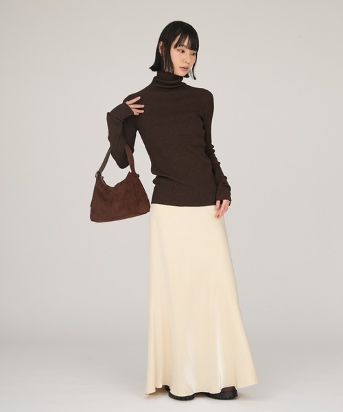 emmi（エミ）の「シャイニーサテンナロースカート（スカート・レディース・ネイビー/ピンク/アイボリー・0/1）」の4枚目の写真