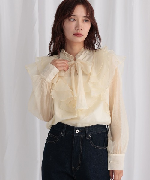 mysty woman（ミスティウーマン）の「2WAY楊柳フリルブラウス　577092（シャツ/ブラウス・レディース・モカ/アイボリー/ブラック・FREE）」の2枚目の写真