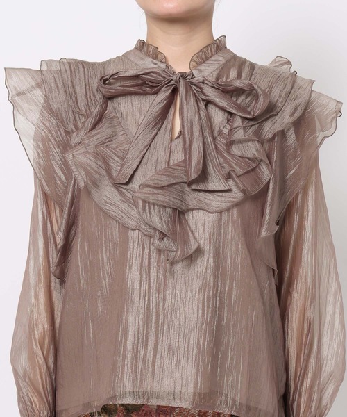 mysty woman（ミスティウーマン）の「2WAY楊柳フリルブラウス　577092（シャツ/ブラウス・レディース・モカ/アイボリー/ブラック・FREE）」の4枚目の写真